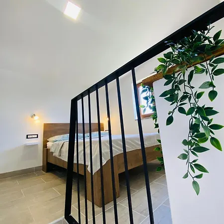 Apartment Kalandra *